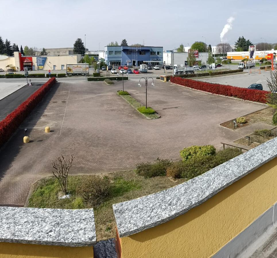 Hotel Baiardo Romagnano Sesia Kültér fotó