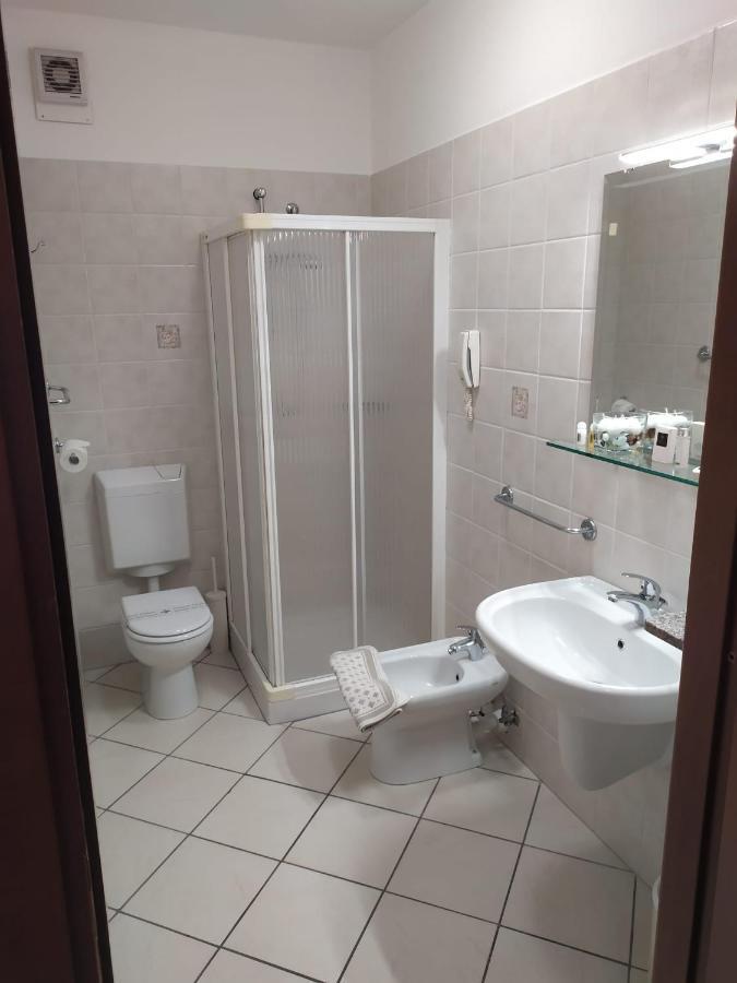 Hotel Baiardo Romagnano Sesia Kültér fotó