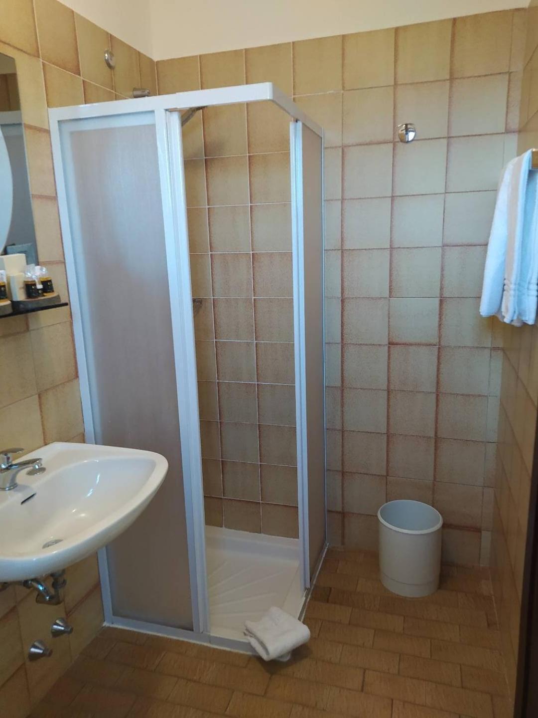 Hotel Baiardo Romagnano Sesia Kültér fotó