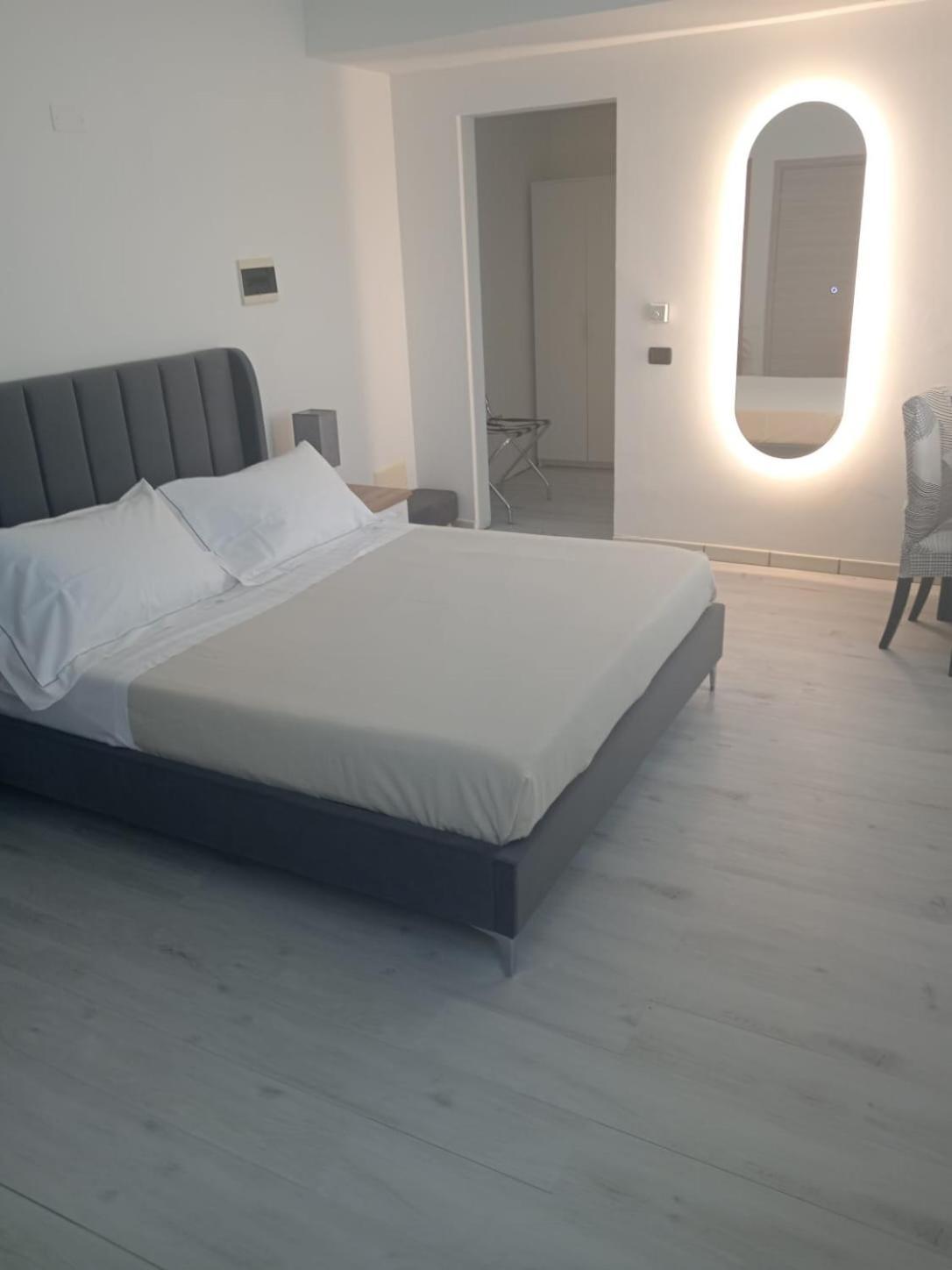 Hotel Baiardo Romagnano Sesia Kültér fotó
