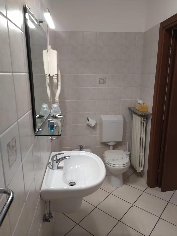 Hotel Baiardo Romagnano Sesia Kültér fotó